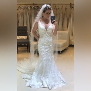 BRAND NEW Bridal, never worn, tags on, in garment bag